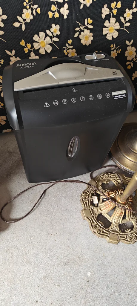 Aurora AU875XA Paper Shredder thumbnail
