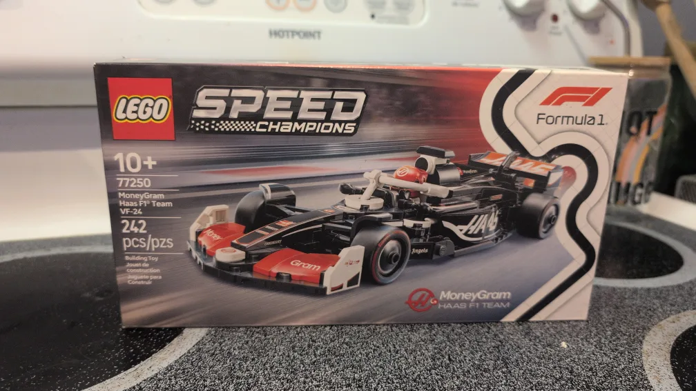 LEGO Speed Champions MoneyGram Haas F1 Team VF-24 thumbnail