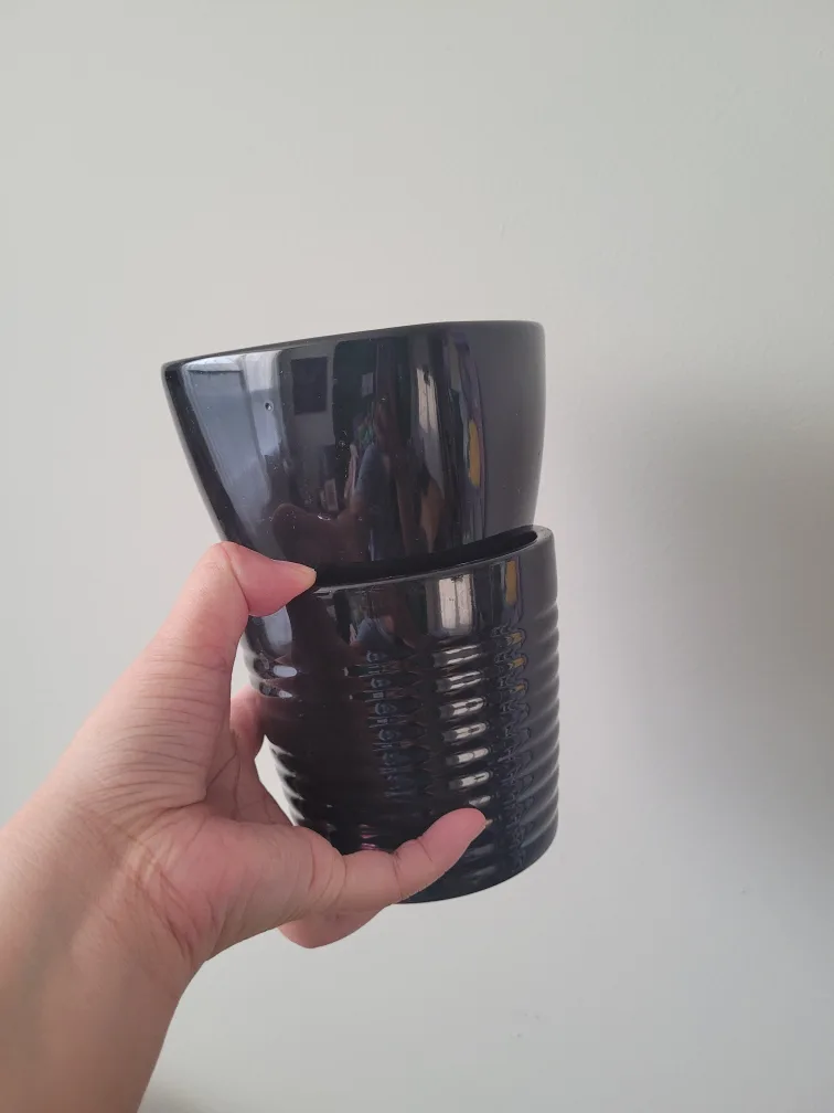4 ceramic plant pots, various sizes thumbnail