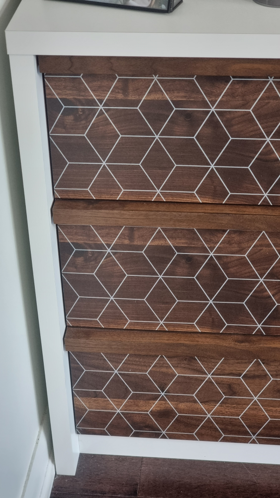 White & Wood Patterned 6-Drawer Dresser - photo 5