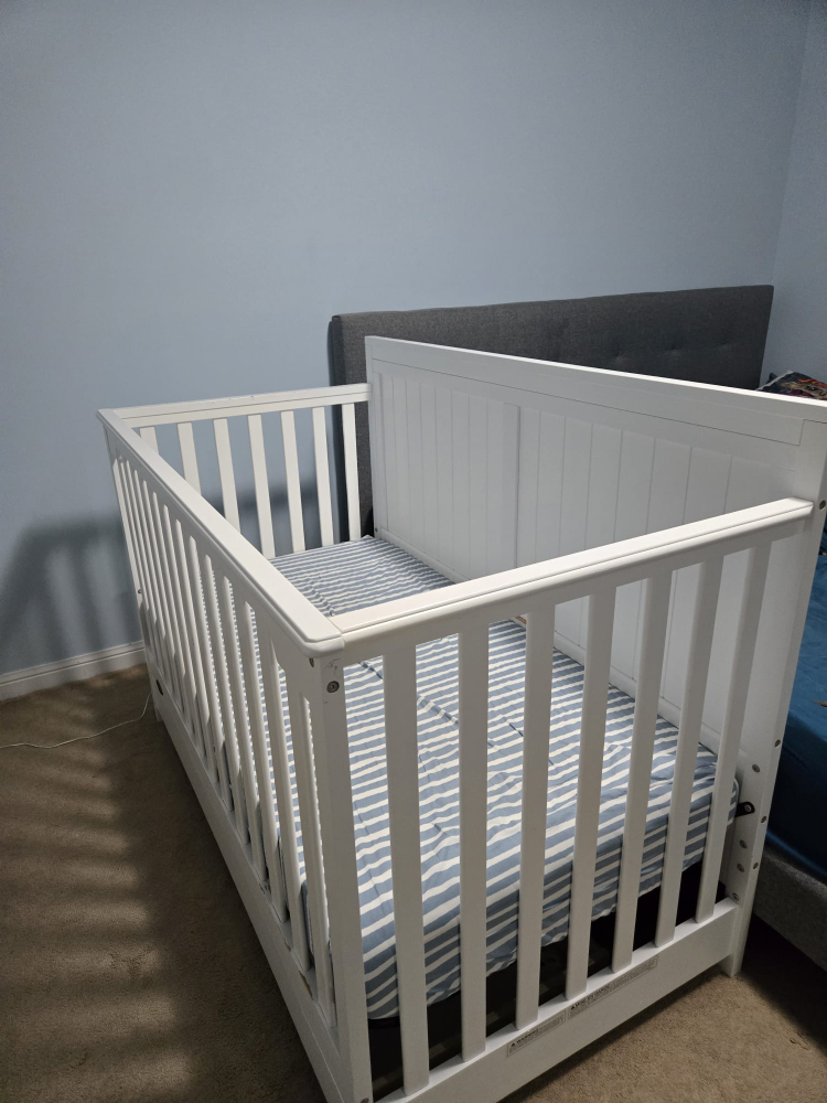 Graco Crib with Drawer - White
