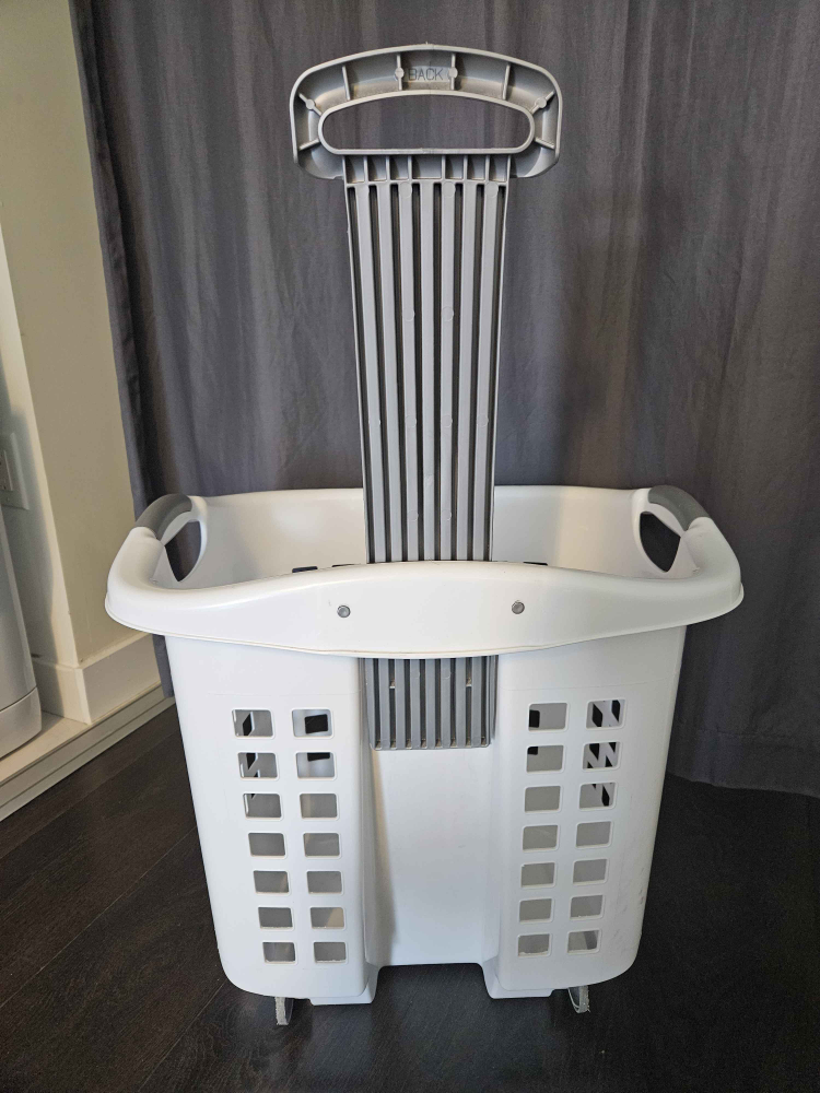 Laundry Basket with wheels - photo 2