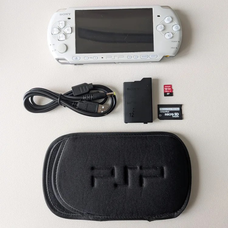 Sony PSP3000 Pearl White Modded thumbnail