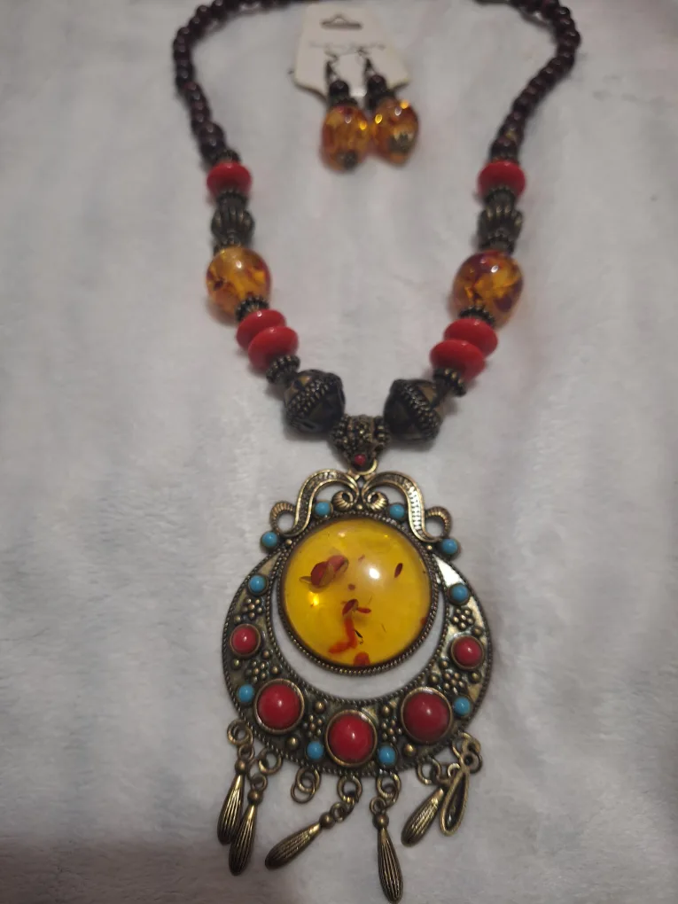 Necklace and Earrings Set thumbnail