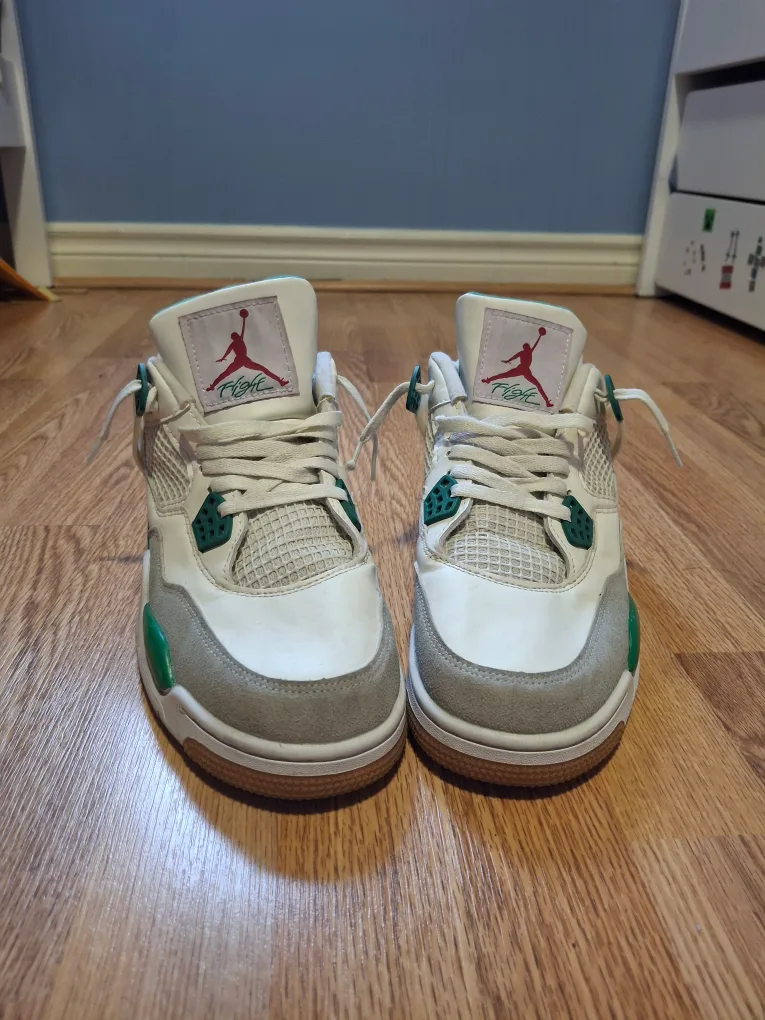 Nike SB Air Jordan 4 Pine Green thumbnail
