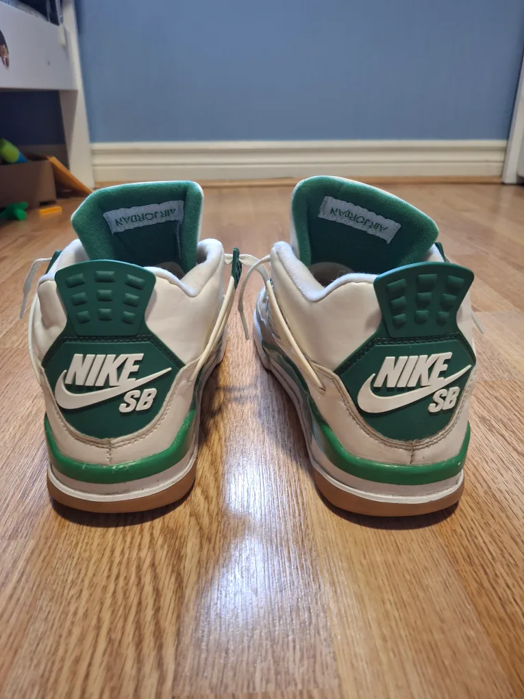 Nike SB Air Jordan 4 Pine Green image indicator(2)