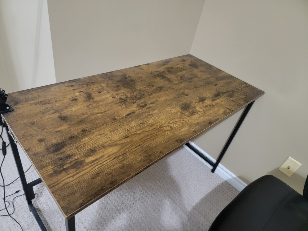 Like-New Desk & Chair Set – Excellent Condition! - photo 3