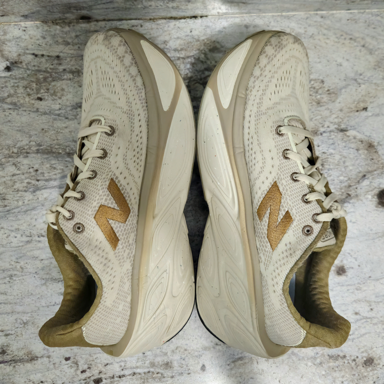 New Balance More v5 | Like New | Size 8 Men's - photo 2