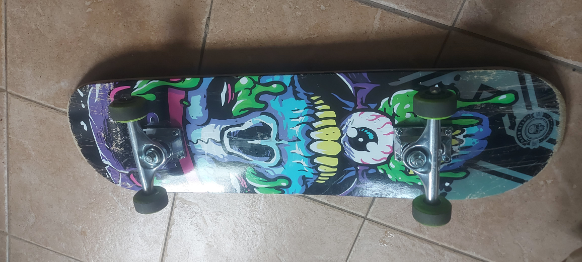 Mad Gear Skateboard & Helmet (Cash only) - photo 3