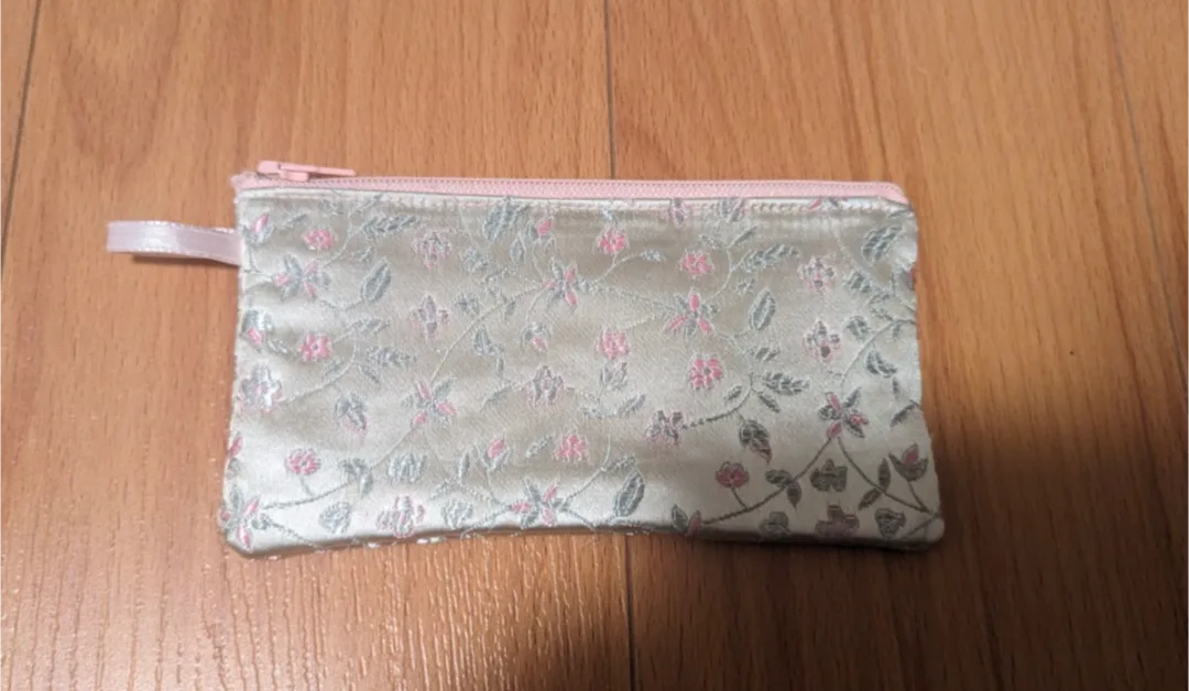 Floral Patterned Coin Purse thumbnail