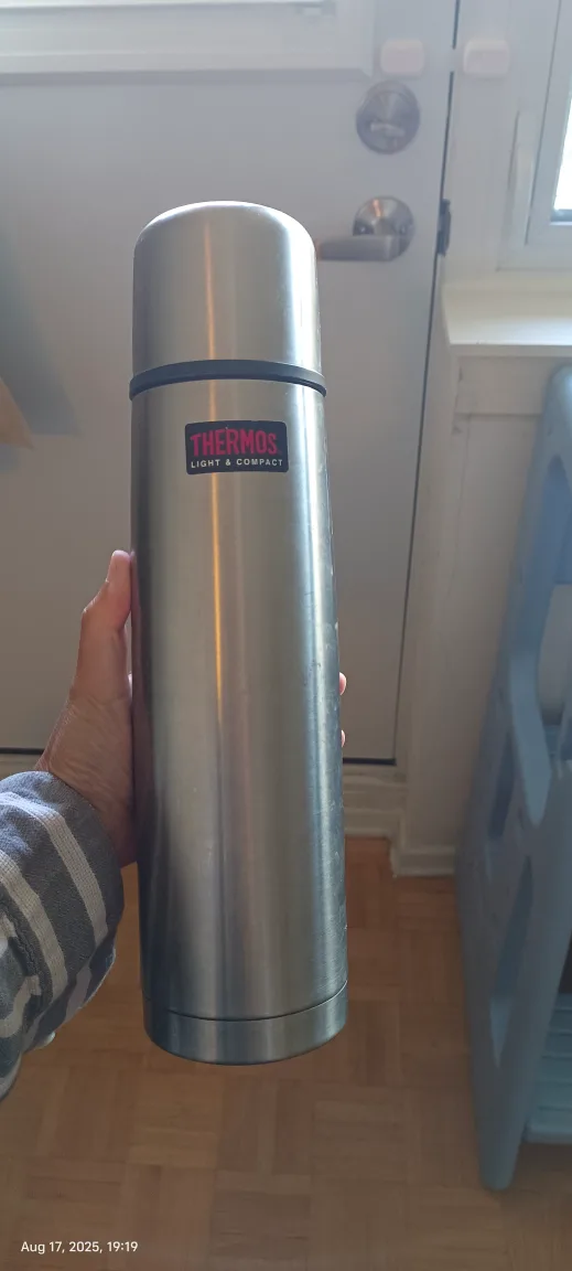 Thermos 184137 Light & Compact Flask, 1.0L thumbnail