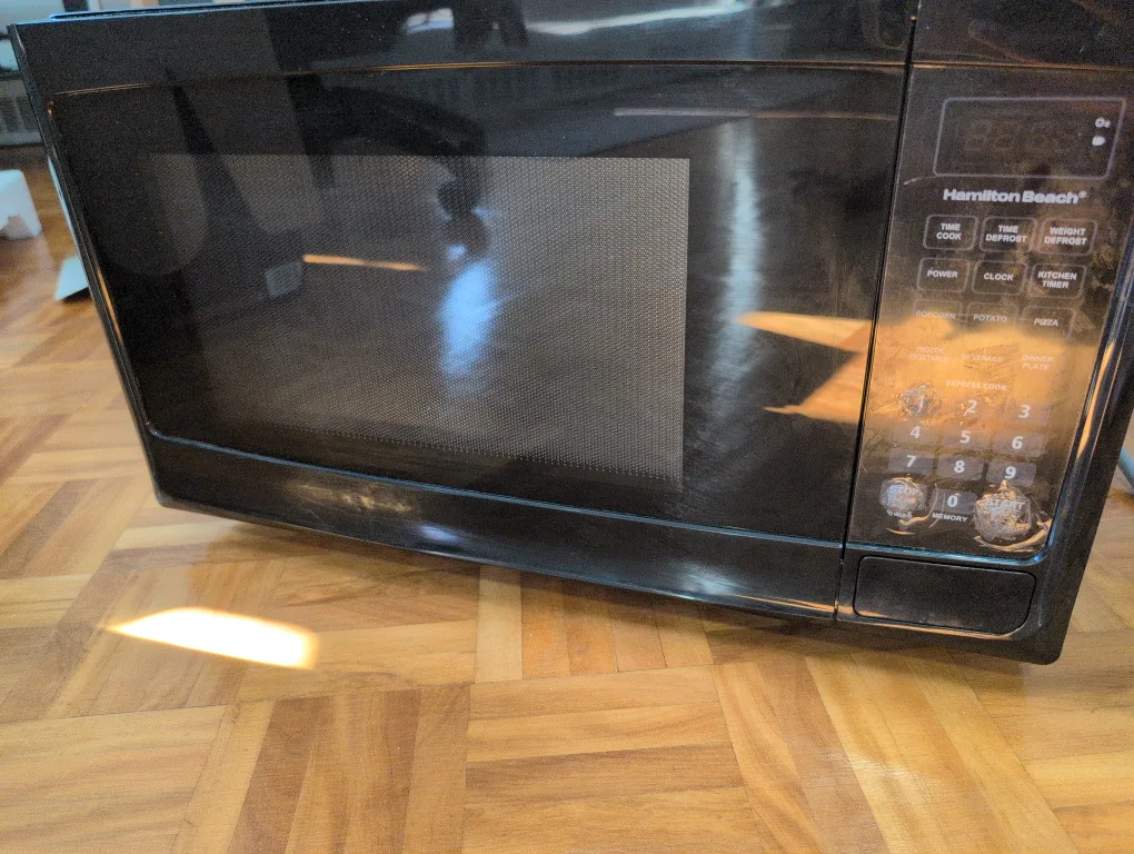 Hamilton Beach Microwave Oven - 1.1 cu ft image indicator(6)