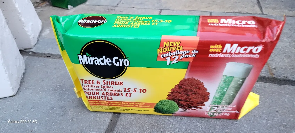 Miracle-Gro Tree & Shrub Fertilizer Spikes 12-Pack thumbnail