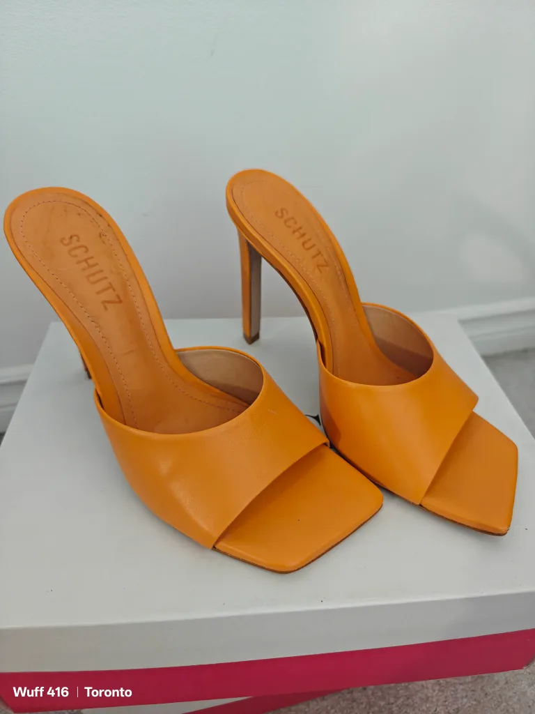 Schutz Heels image indicator(2)