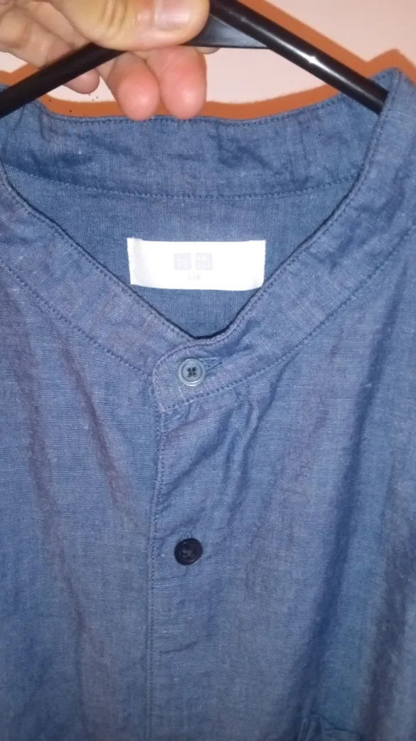 Uniqlo Blue Button-Up Shirt (Size L) thumbnail