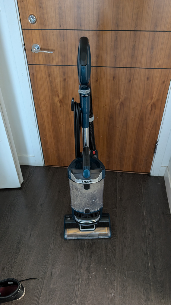 Shark Upright Vacuum Cleaner