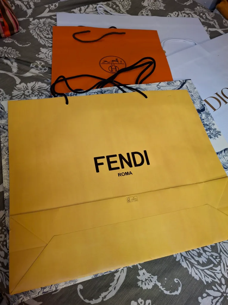 Designer Paper Bags: Chanel, Dior, Hermès, Fendi image indicator(4)