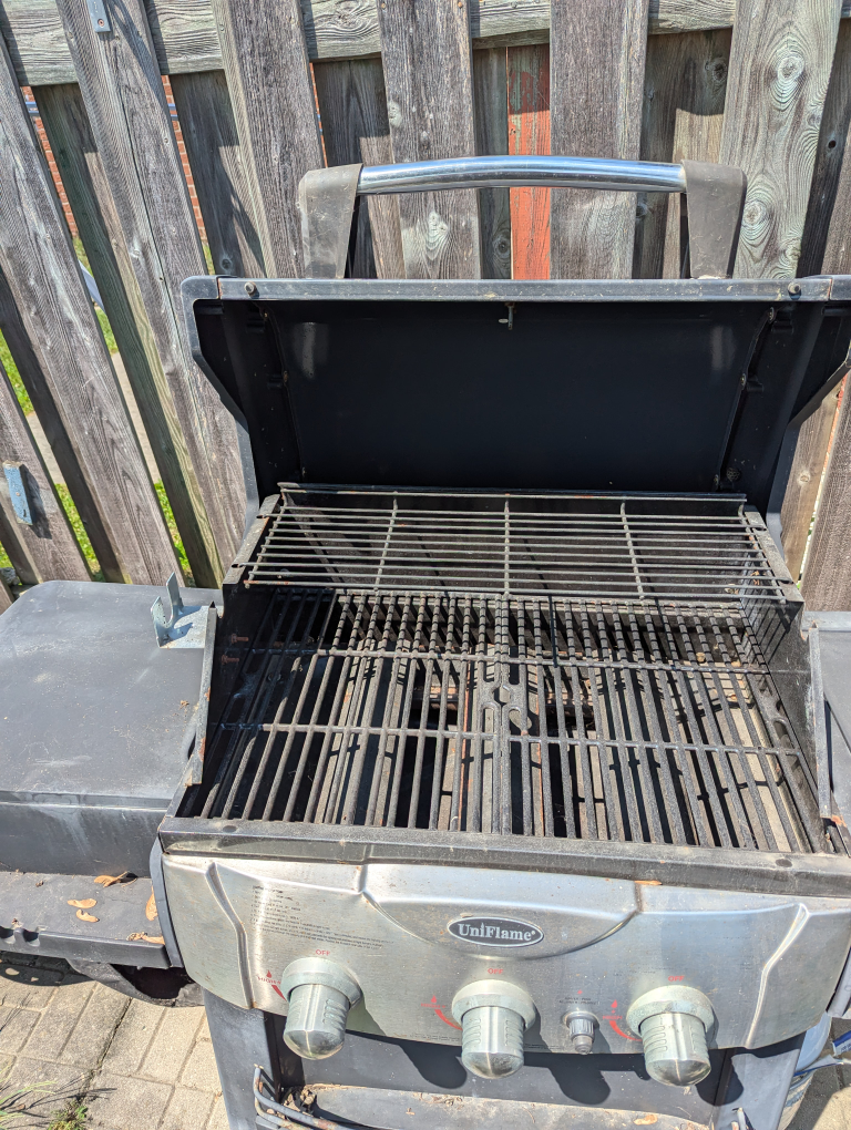 UniFlame Gas BBQ Grill - photo 2