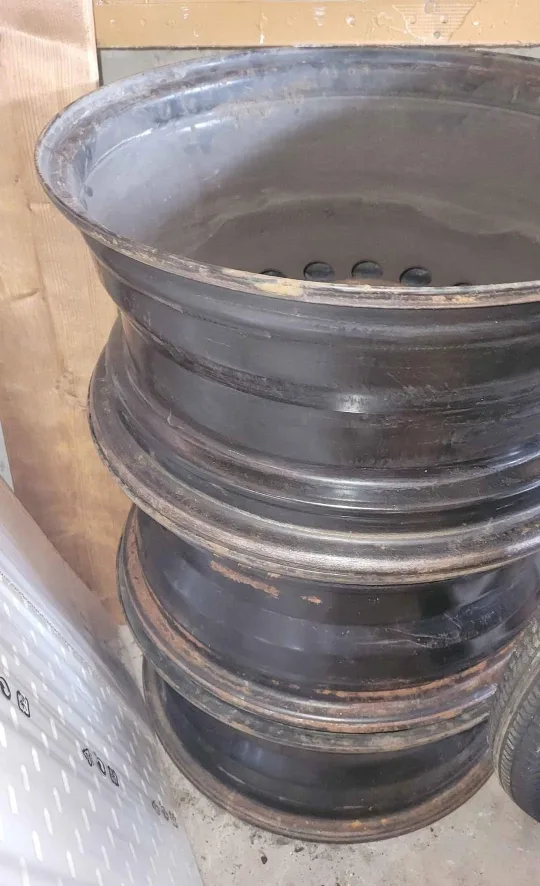 4 x Black rims 16" with pressure sensor thumbnail