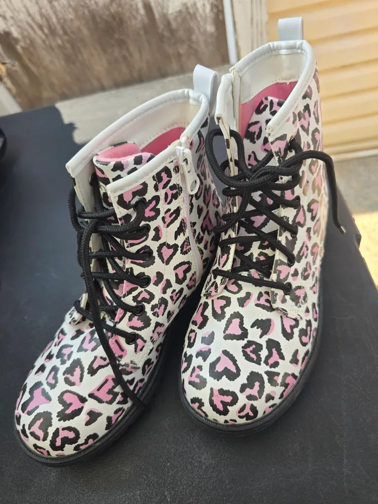 Skechers Girl's Boots - White/Pink Leopard Print image indicator(2)