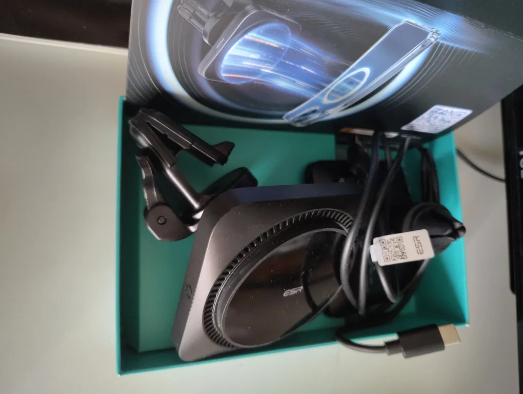 ESR HaloLock Wireless Car Charger - New in Box! image indicator(2)