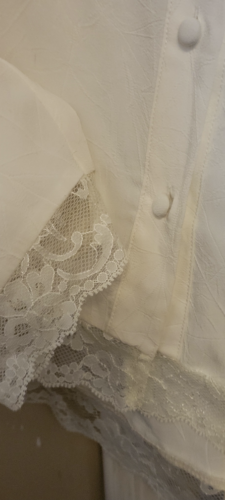 Vanity Fair Ivory Blouse - Size Medium - photo 2