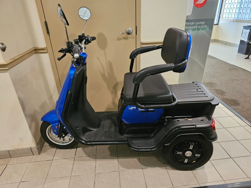 E-Bike 3 Wheel Mobility Scooter - Blue image indicator(3)
