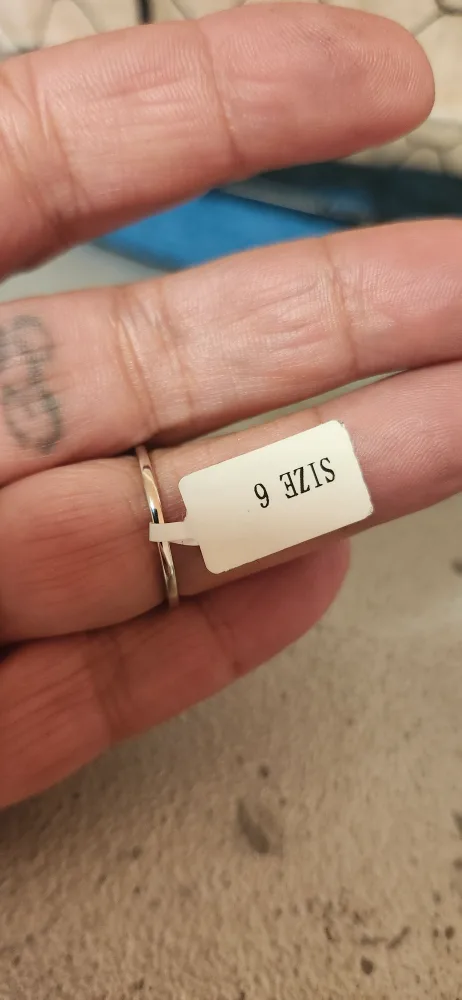 Size 6 Sterling Silver Ring image indicator(3)