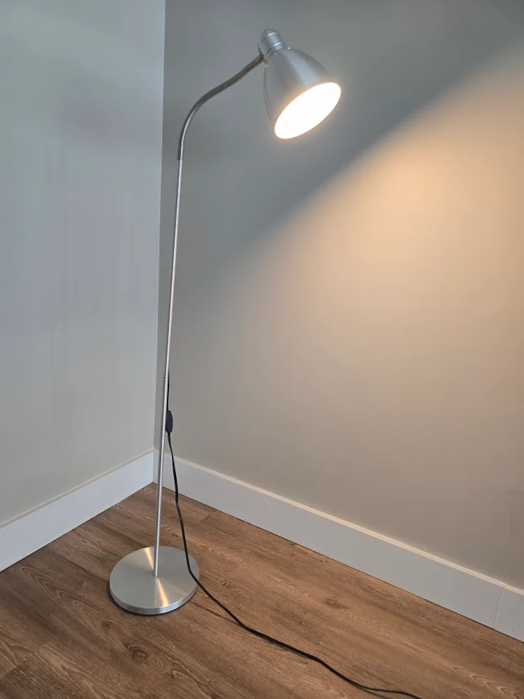IKEA Aröd Floor Lamp - Silver image indicator(2)
