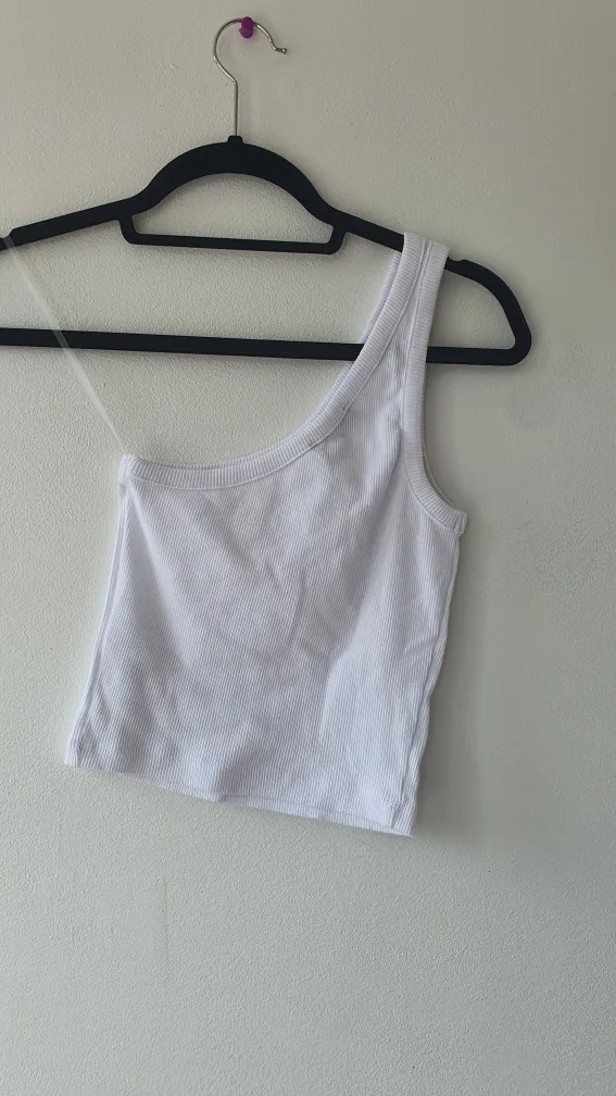 White Crop Tops image indicator(5)