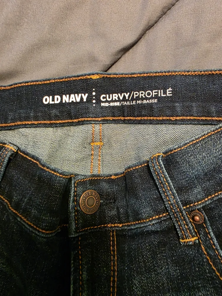 Old Navy Curvy Jeans - Size 4 Short image indicator(3)