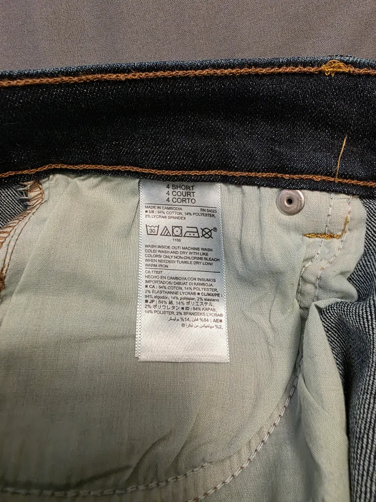 Old Navy Curvy Jeans - Size 4 Short image indicator(4)