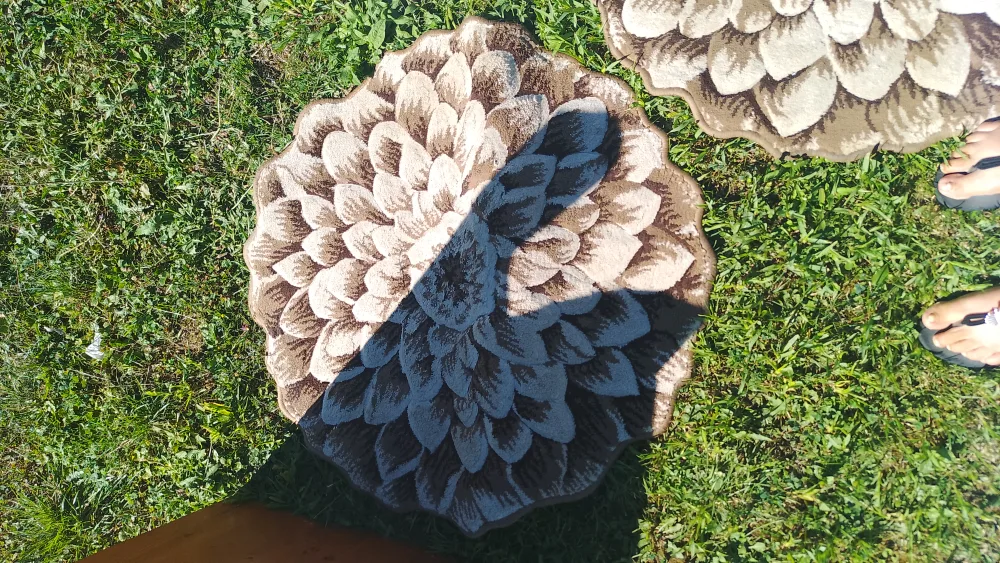 Round Floral Patterned Rugs