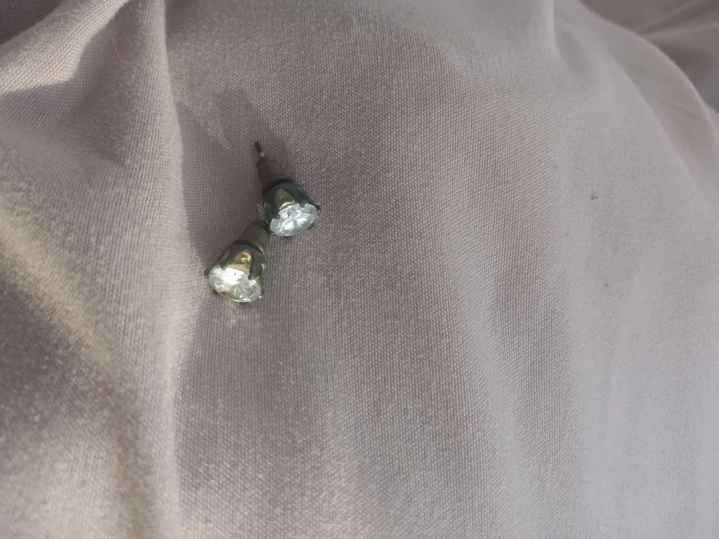 earrings thumbnail