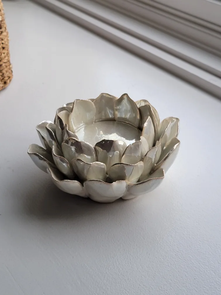Lotus Candle Holder. thumbnail