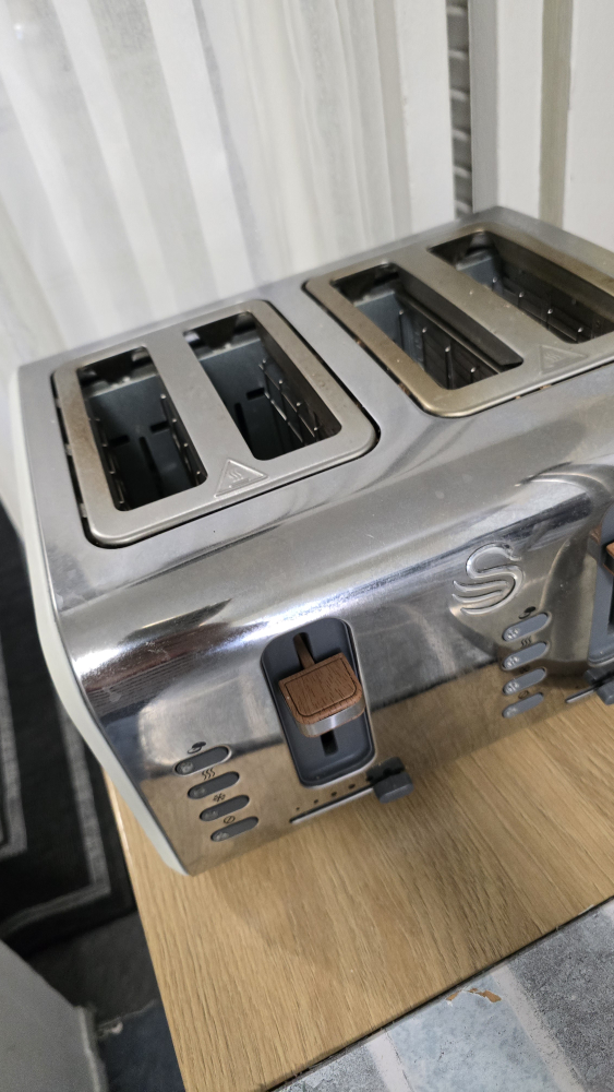Swan 4-Slice Toaster & Cutlery Organizer - photo 3