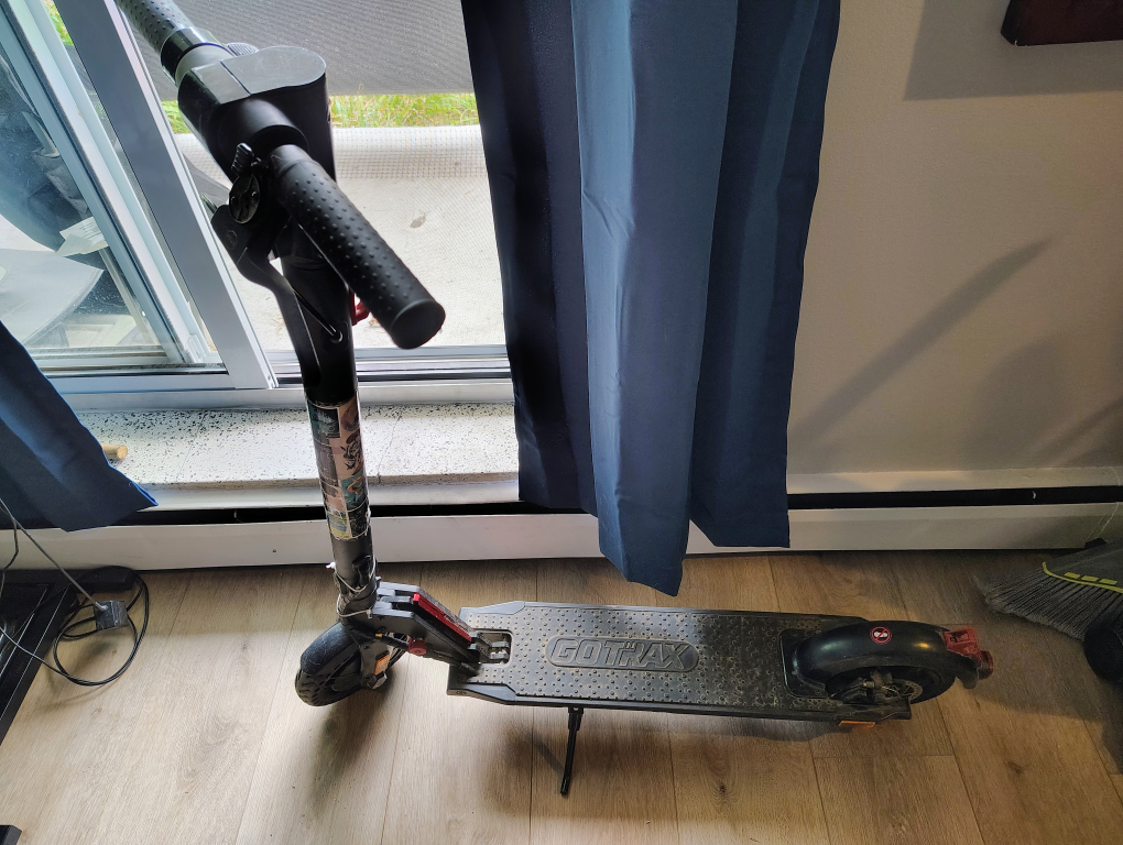 Gotrax Electric Scooter - photo 2