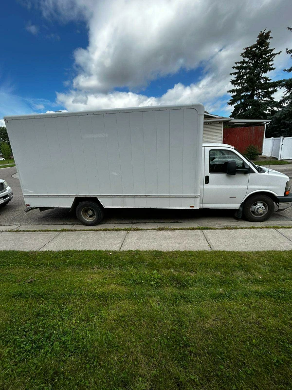 2014 Chevrolet Express Cutaway Box Truck - photo 3