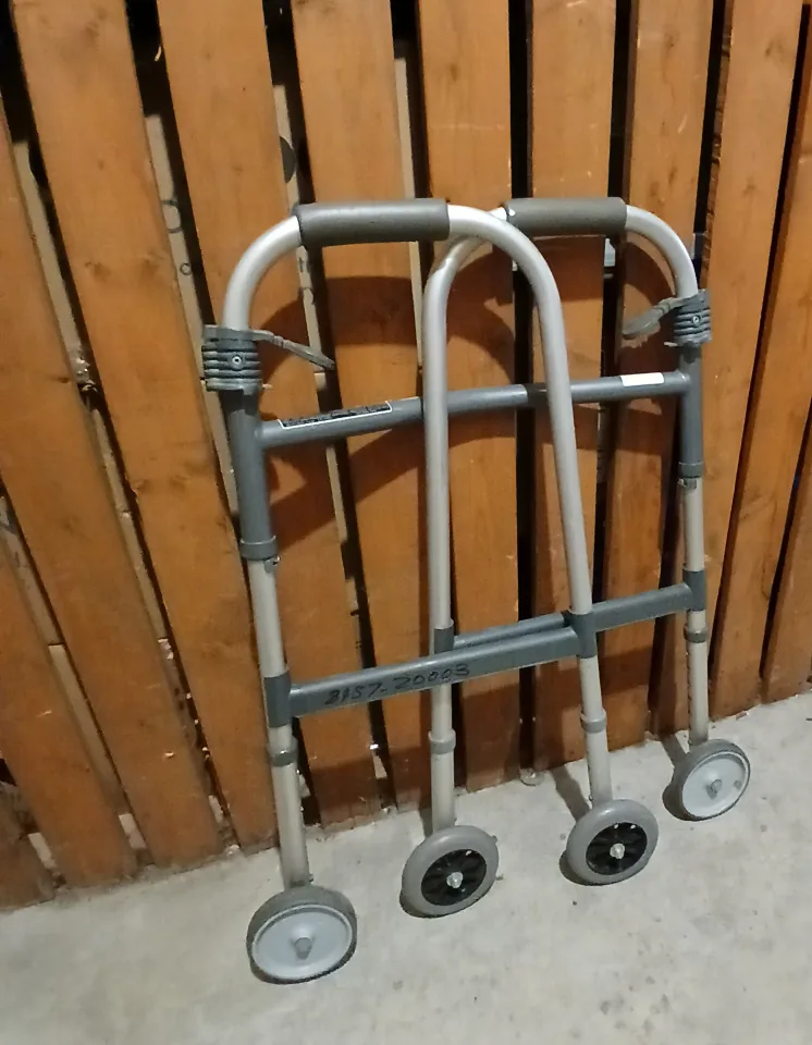 Folding Walker with Wheels image indicator(2)