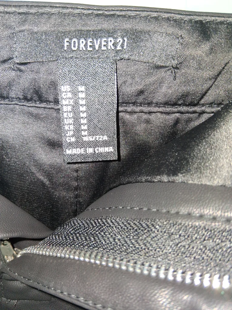 Forever 21 Black Faux Leather Shorts - Size S image indicator(2)