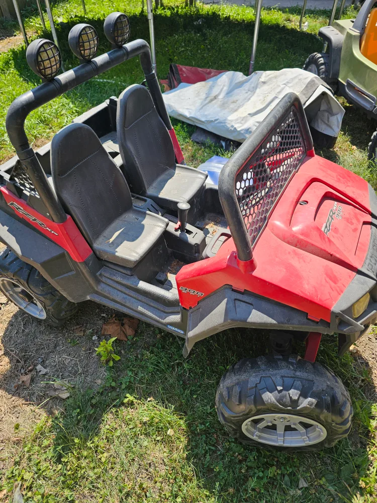 Polaris RZR 900 Ride-On Toy Vehicle image indicator(3)