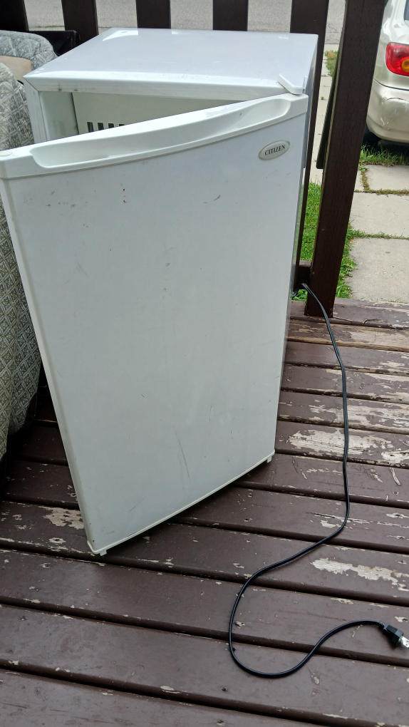 Citizen Compact Mini Fridge - White - photo 3