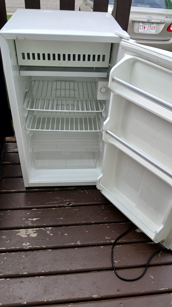 Citizen Compact Mini Fridge - White - photo 4