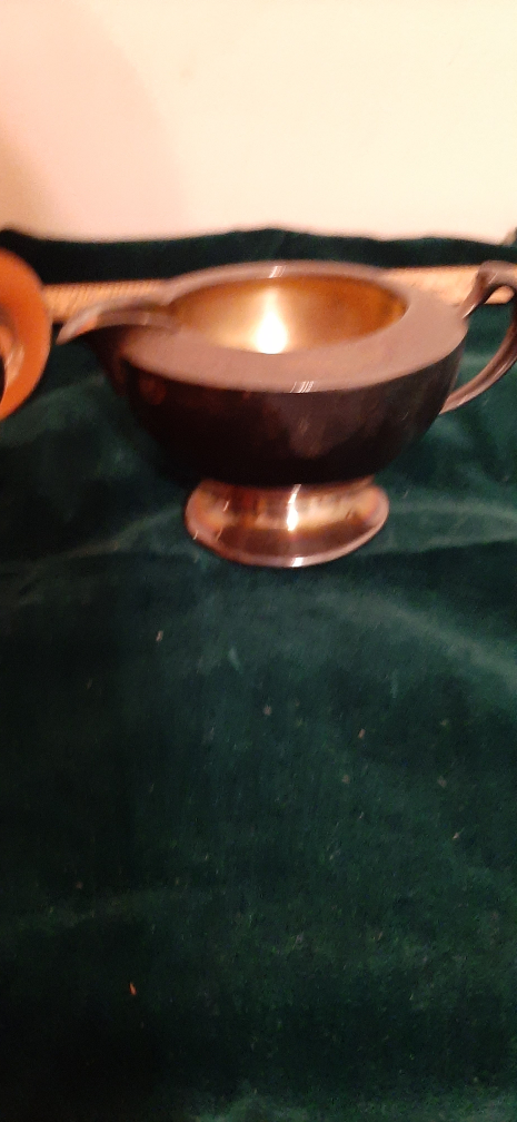 Silver Plated Rogers 1881 Sugar Bowl & Creamer - photo 4