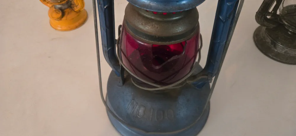 Vintage Railroad Lanterns - Assorted Colours image indicator(6)
