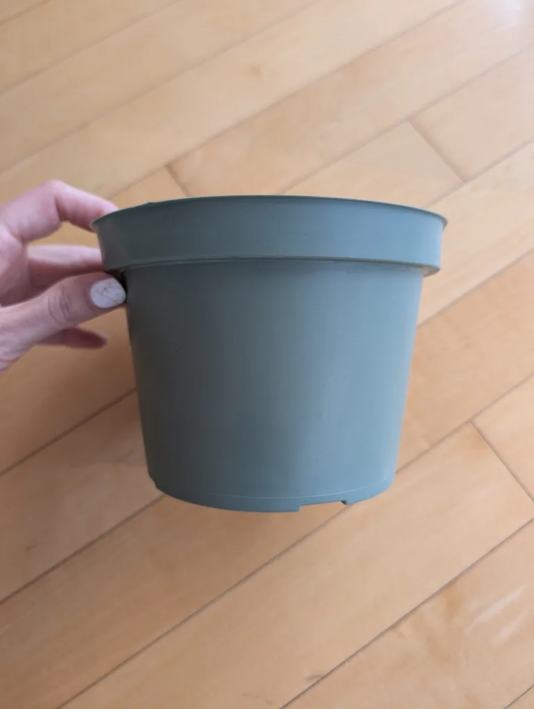 Green Plastic Plant Pot image indicator(2)