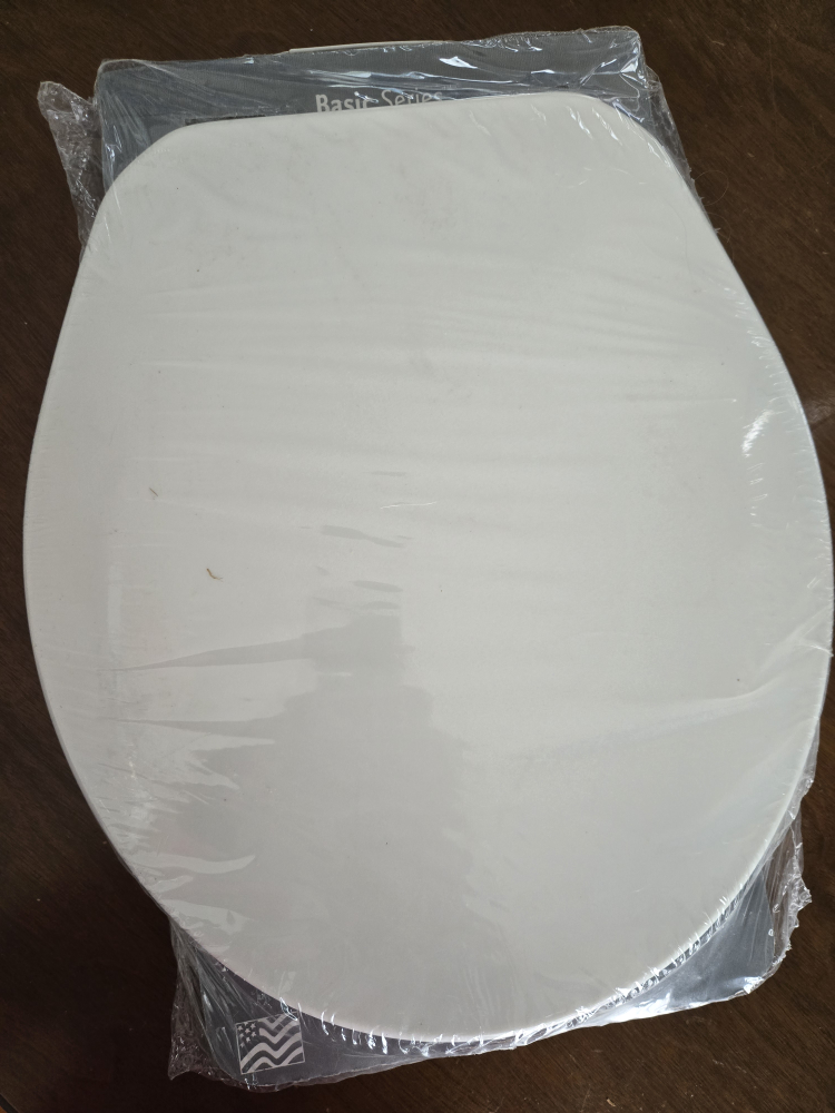 Mayfair Basic Series White Toilet Seat - NEW