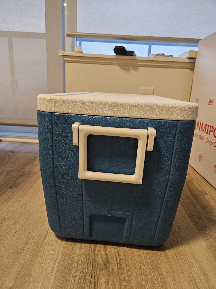 Coleman Chiller 48 QT Cooler - Blue/White - photo 2