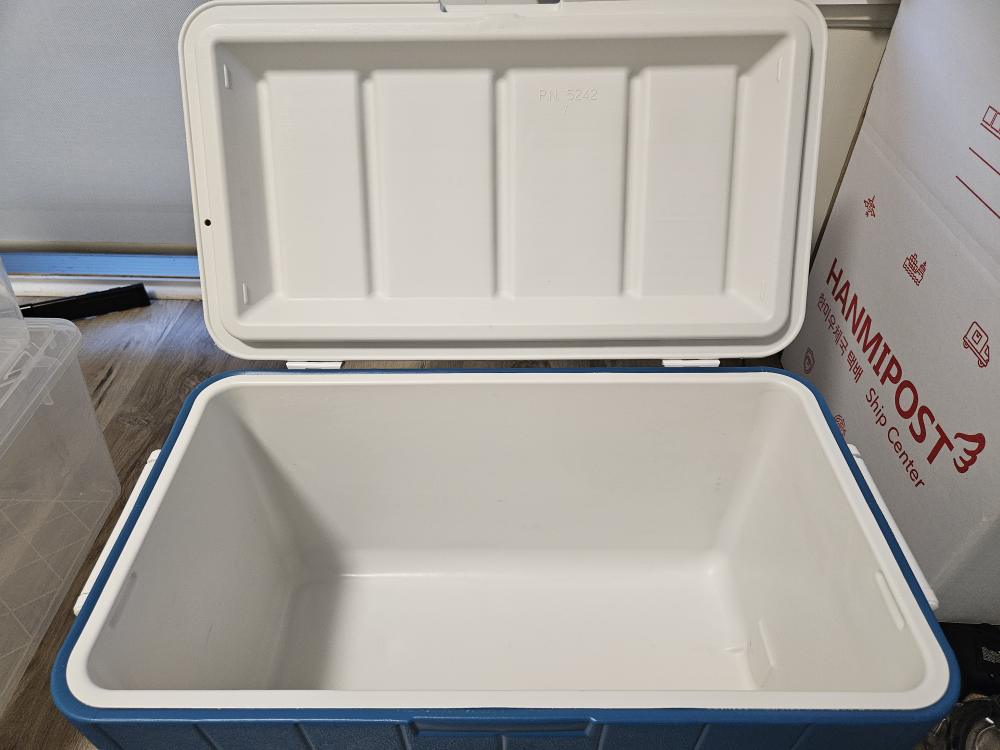 Coleman Chiller 48 QT Cooler - Blue/White - photo 4