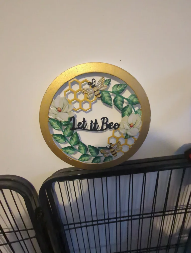 Free Let it Bee Wall Decor thumbnail